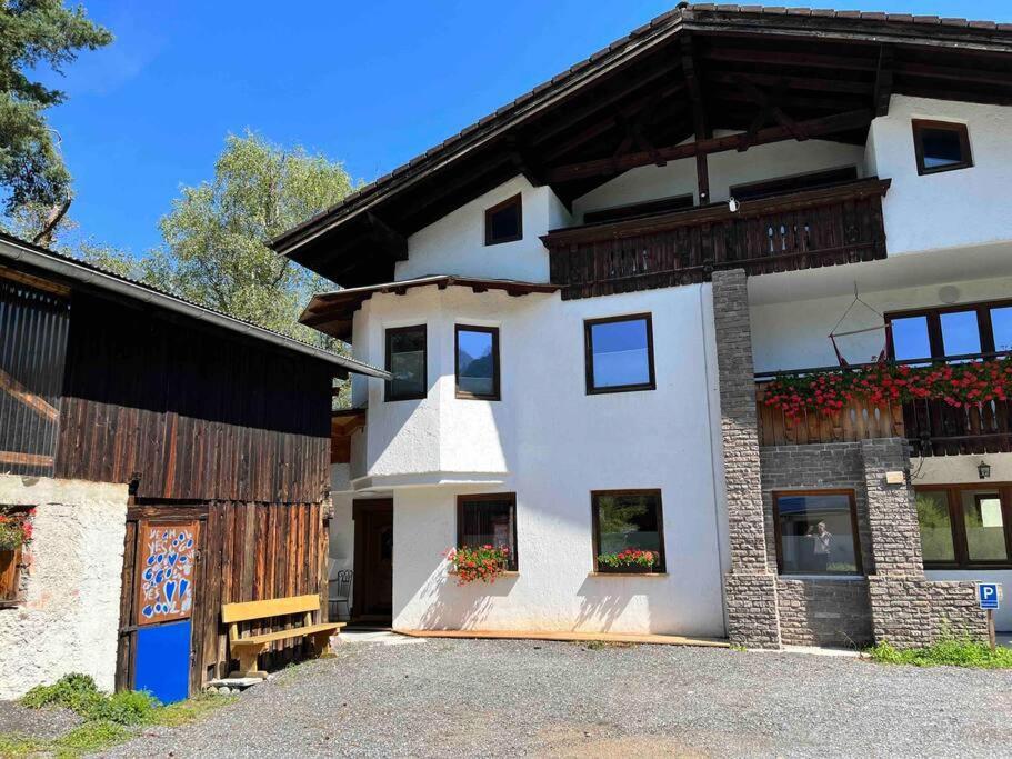 Haus Alberto - Haus Mit 2 Ferienwohnungen Ötztal-Bahnhof Exteriér fotografie